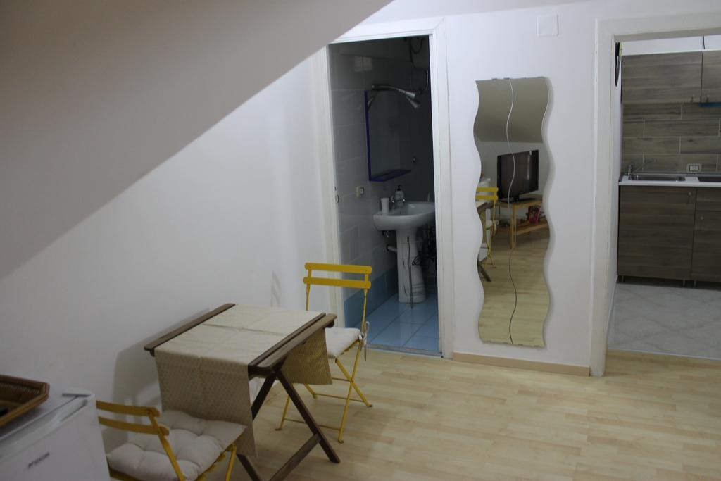 Casa Nel Cuore Di Napoli Apartament Zewnętrze zdjęcie